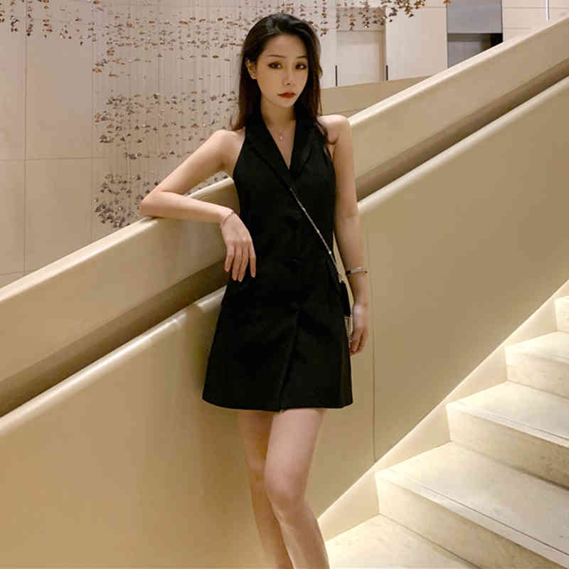TWOTWINSTYLE Black Backless Dress For Women Halter Collar Sleeveless High Waist Sexy Mini Dresses Female Summer Fashion 210517