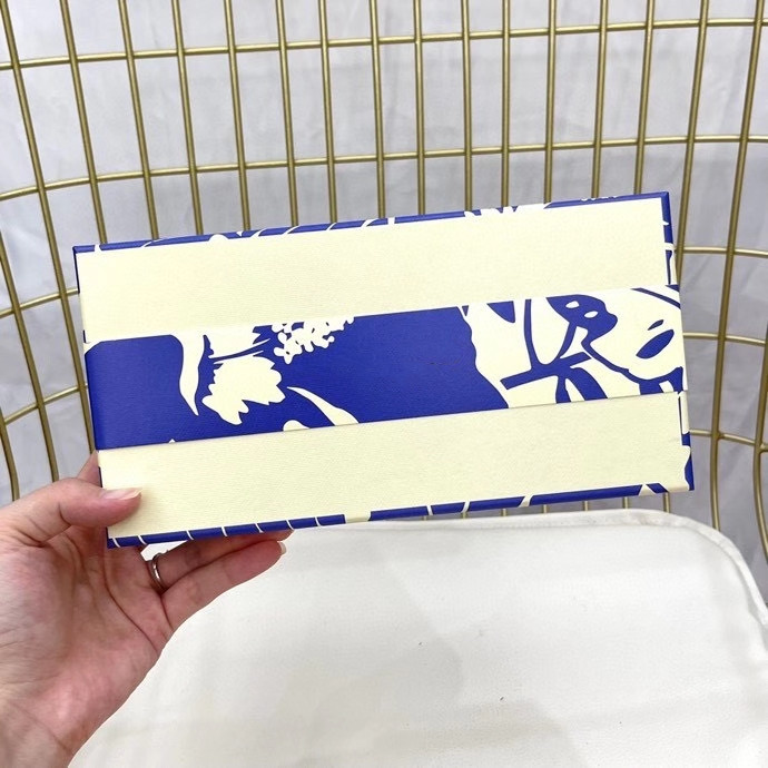 Mini perfume set Jo MA 10ML*5 small fragrance as gift for female fast preparing nice scent last long
Mini perfume set Jo MA 10ML*5 small fragrance as gift for female fast preparing nice scent last long