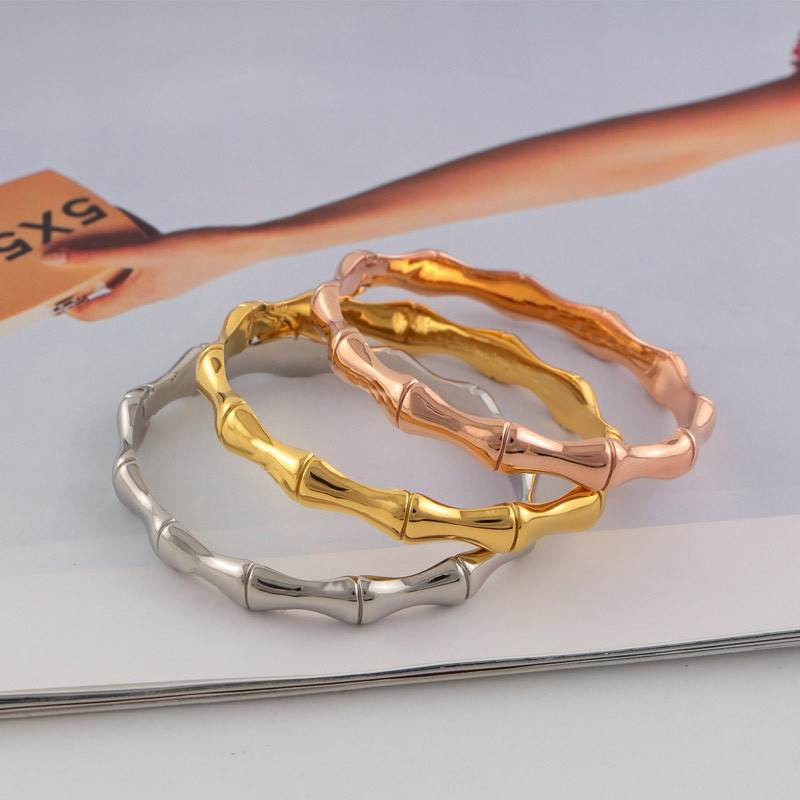 Classic Joint Bangle Rose Gold Open Concealed Buckle Bamboo Bracelet Personiality Design Cool Bracelets Ladies Present, Black
Classic Joint Bangle Rose Gold Open Concealed Buckle Bamboo Bracelet Personiality Design Cool Bracelets Ladies Present, Black