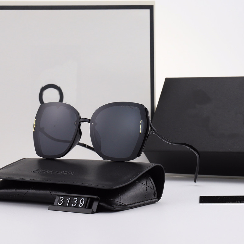 High quality classic sunglasses designer brand mens wear womens spectacles sun glasses glass round frame with framed lenses, White;black
High quality classic sunglasses designer brand mens wear womens spectacles sun glasses glass round frame with framed lenses, White;black