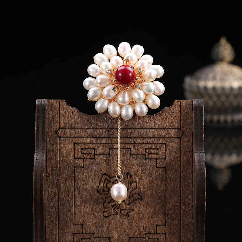 Creative Versatile Red Agate Small Brooch Natural Pearl Flower Design Atmospheric High-grade