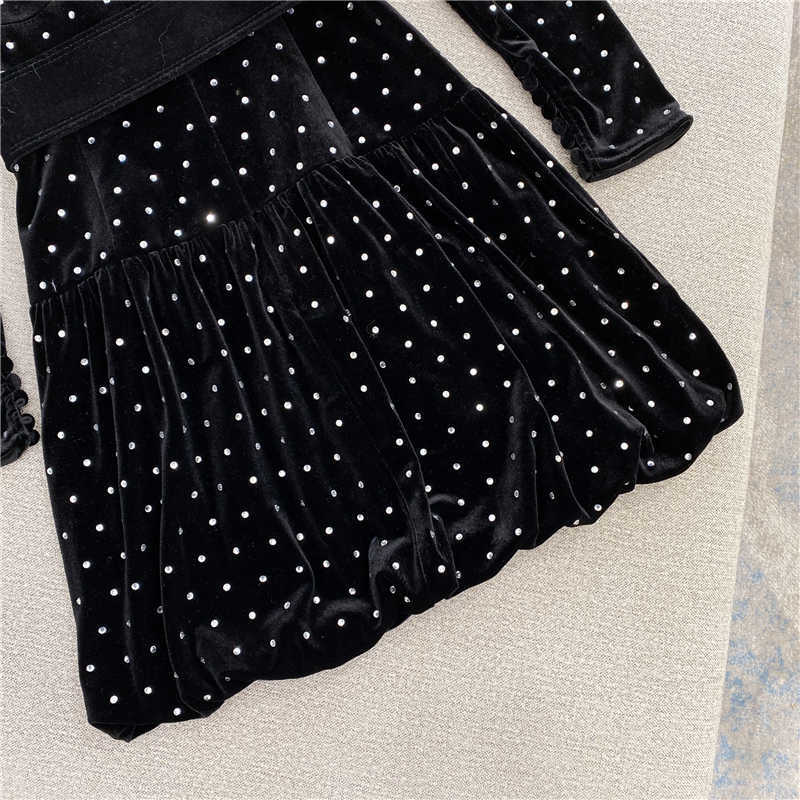 DEAT Summer Women Fashion Square Collar Long Sleeve Diamond Decoration Belt A-Line High Waist Casual Black Dress RD720 210709