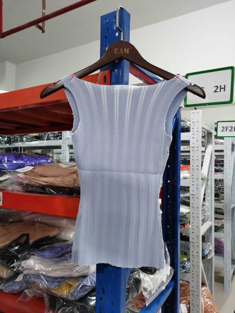 DEAT Summer Fashion Casual Knitted Skinny V-neck Solid Slim Sexy Sleeveless Top Vest Women SD588 210625