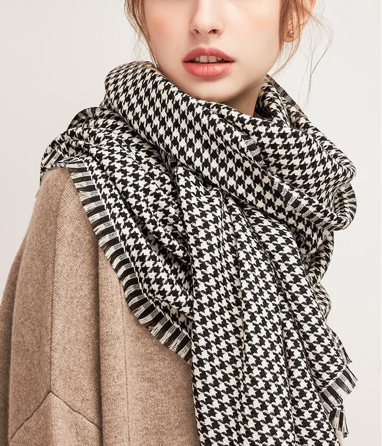 Berets 2021 Luxury Houndstooth Scarf Woman Winter Female Bandage Plaid Men's Women's Scarves Cashmere Holiday Gifts, Blue;gray
Berets 2021 Luxury Houndstooth Scarf Woman Winter Female Bandage Plaid Men's Women's Scarves Cashmere Holiday Gifts, Blue;gray
