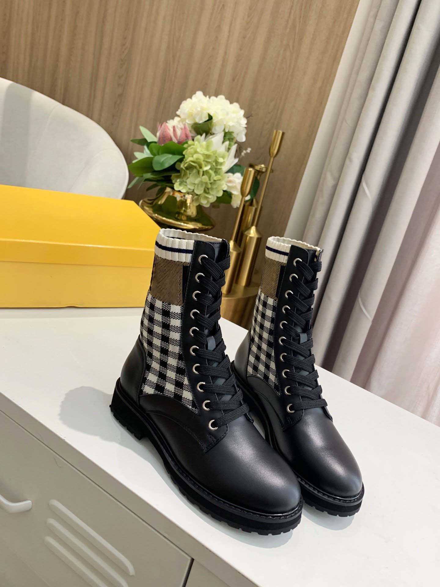 2022 Luxury Designer Woman ROCKOKO Black Leather Biker Boots with Stretch Fabric Lady Combat Ankle Boot Flat Shoes Size US 4-11, Don't buy it
2022 Luxury Designer Woman ROCKOKO Black Leather Biker Boots with Stretch Fabric Lady Combat Ankle Boot Flat Shoes Size US 4-11, Don't buy it