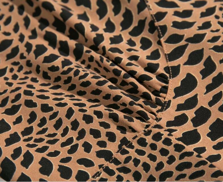 Vitage Leopard Print Women Dress French Style Ladies Short Puff Sleeve Ruched Slim Waist A-line Midi Long Tea 210429