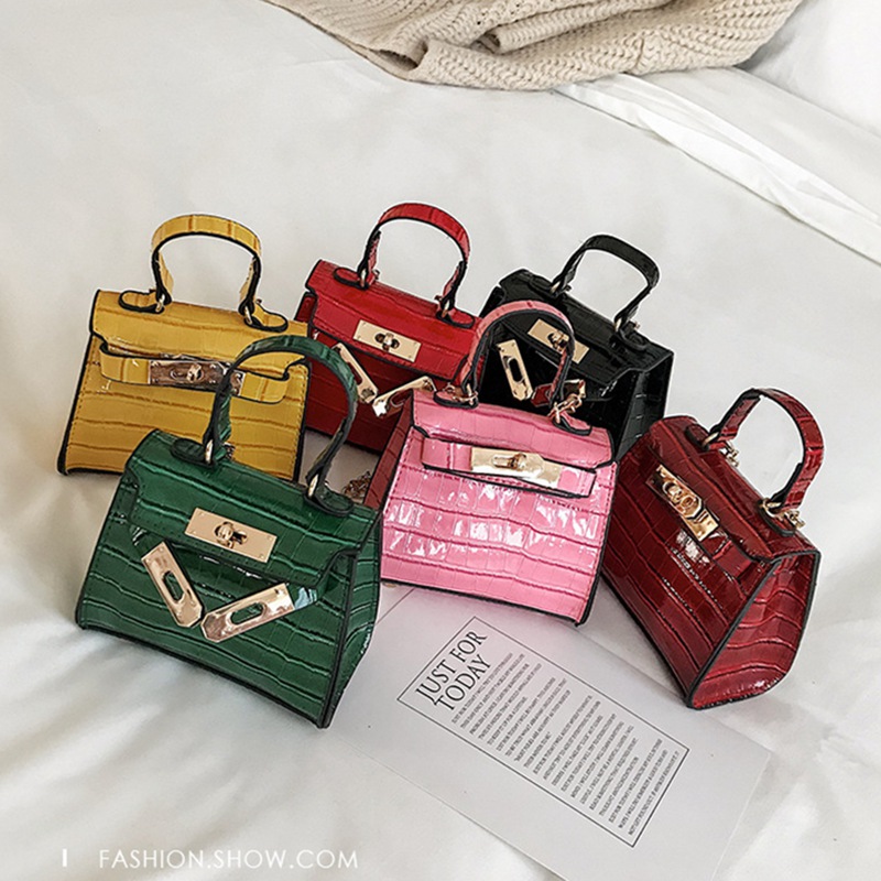 Kids Girls Designer Handbag Leather Purse Chain wallet Brand Crossbody Fanny Pack Shoulder Bags Messenger Bag Princess Party Totes
Kids Girls Designer Handbag Leather Purse Chain wallet Brand Crossbody Fanny Pack Shoulder Bags Messenger Bag Princess Party Totes