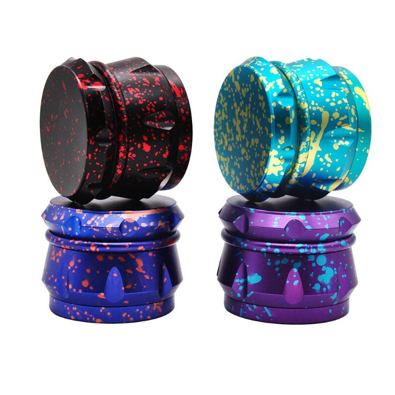 63MM Diameter 4 Parts Aluminum Alloy Herb no battery Grinder Splatter Design Tobacco Crusher Grinders Cigarette Machine Scraper Smoking Acce
63MM Diameter 4 Parts Aluminum Alloy Herb no battery Grinder Splatter Design Tobacco Crusher Grinders Cigarette Machine Scraper Smoking Acce