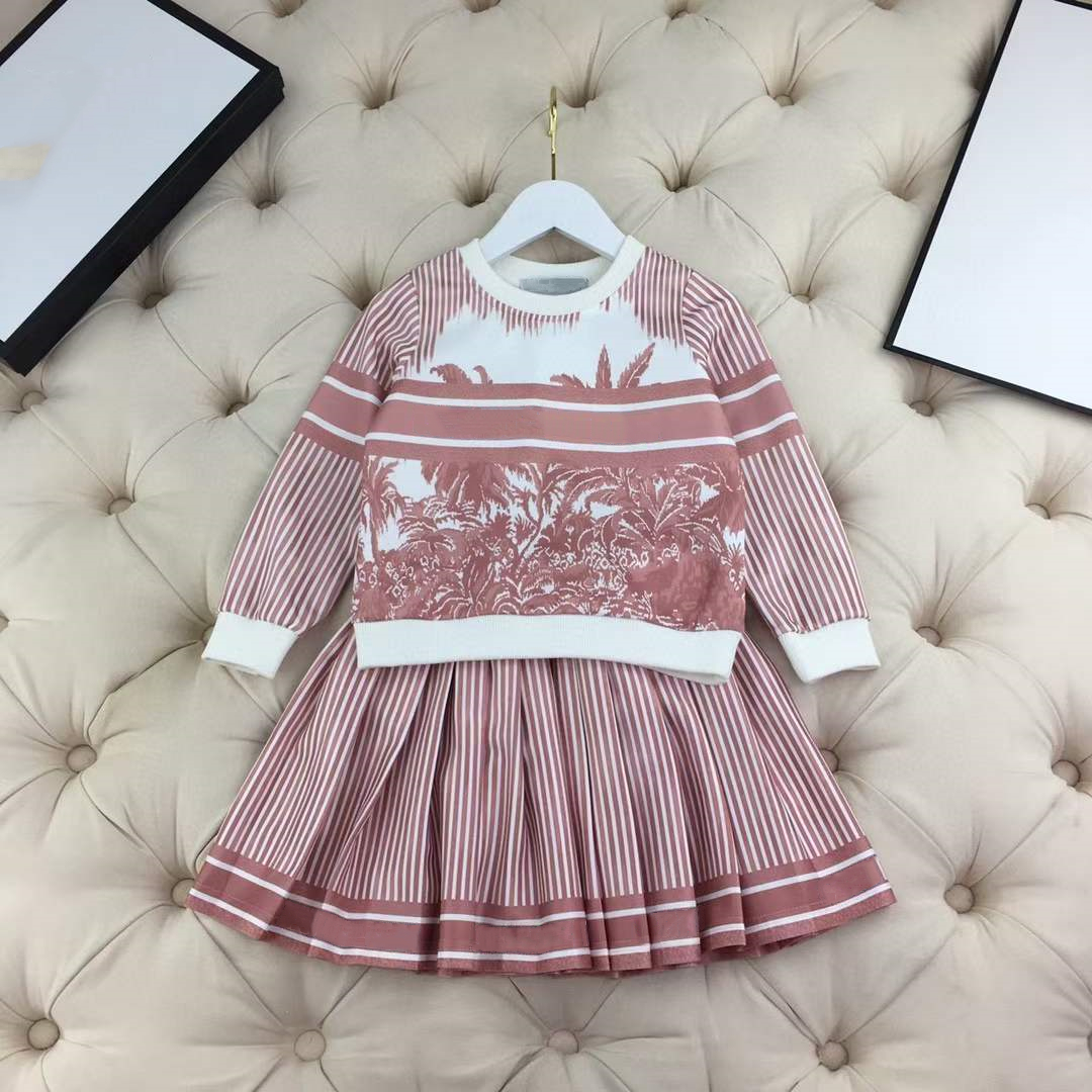 2021 di and or baby clothes dress sets brand Babye Girl Designers dresses Fashion designer Clothing Kids cotton Long sleeved skirt two-piece suit Y217821, Pink
2021 di and or baby clothes dress sets brand Babye Girl Designers dresses Fashion designer Clothing Kids cotton Long sleeved skirt two-piece suit Y217821, Pink