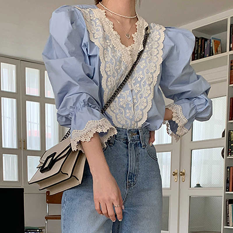Korejpaa Blouse Women Korean Chic Elegant Soft Blue V-neck Office Lady Lace Hook Stitch Loose Single Breasted Puff Sleeve Shirt 210526