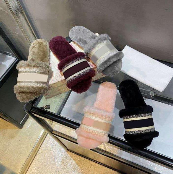 Luxurys designers Women Ladies wool Slides Winter fur Fluffy Furry letters Sandals Slippers Warm Comfortable Fuzzy Girl Flip Flop Slippers, Black
Luxurys designers Women Ladies wool Slides Winter fur Fluffy Furry letters Sandals Slippers Warm Comfortable Fuzzy Girl Flip Flop Slippers, Black