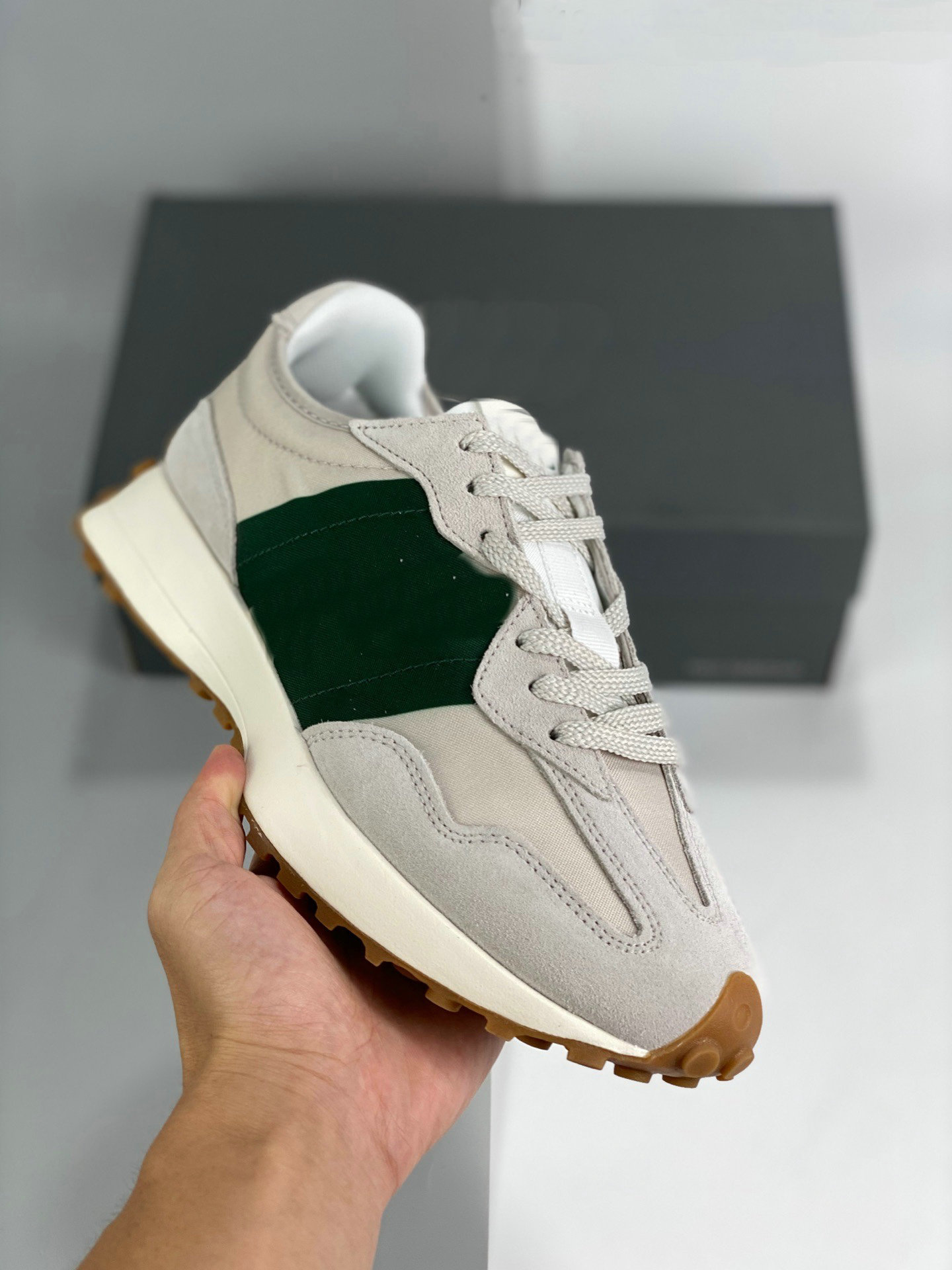 Casablanca X New MS327 MS 327 Sports Shoes Munsell White Green Mens Women Designer Trainer Sneakers, White;red
Casablanca X New MS327 MS 327 Sports Shoes Munsell White Green Mens Women Designer Trainer Sneakers, White;red