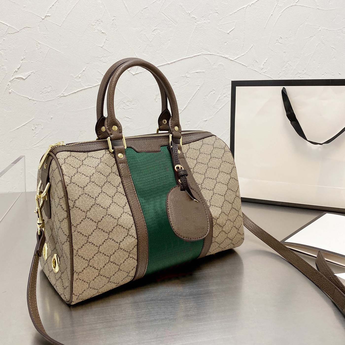 2021 Womens Mens Luxurys Designers Bags Classic Canvas Handbags High capacity Crossbody Bag Ladies Totes Shoulder handbag
2021 Womens Mens Luxurys Designers Bags Classic Canvas Handbags High capacity Crossbody Bag Ladies Totes Shoulder handbag