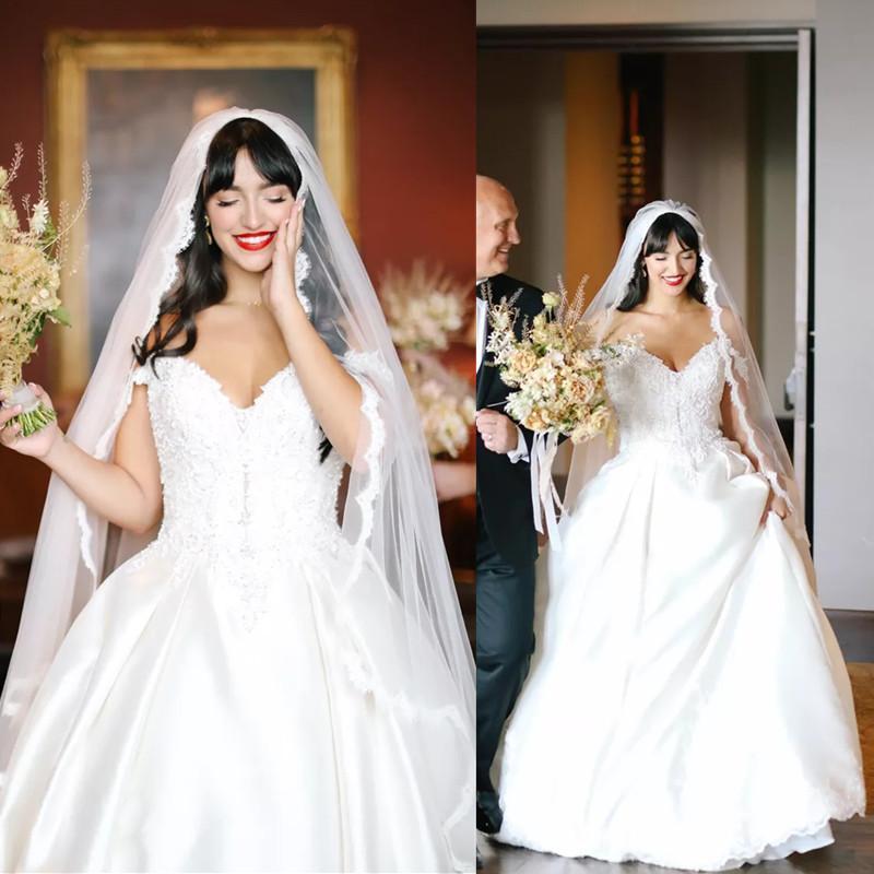 Elegant Wedding Dresses Bridal Gown 2022 Sweep Train Plus Size Lace Applique Beaded Satin Off the Shoulder VESTIDOS DE NOVIA, Khaki
Elegant Wedding Dresses Bridal Gown 2022 Sweep Train Plus Size Lace Applique Beaded Satin Off the Shoulder VESTIDOS DE NOVIA, Khaki