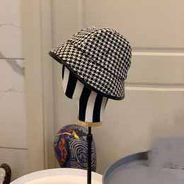 High quality Cloth blended Contrast color letters Bucket Hat Fashion Fold able Caps Black Fisherman Beach Sun Visor Folding Cap b135
High quality Cloth blended Contrast color letters Bucket Hat Fashion Fold able Caps Black Fisherman Beach Sun Visor Folding Cap b135