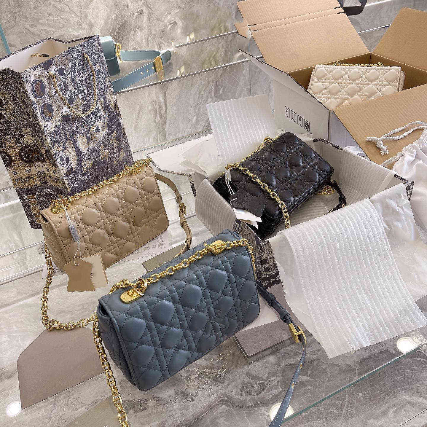 di caro cowhide flap bag business temperament fashion shoulder bag gentle intellectual portable messenger batch factory outletzly
di caro cowhide flap bag business temperament fashion shoulder bag gentle intellectual portable messenger batch factory outletzly