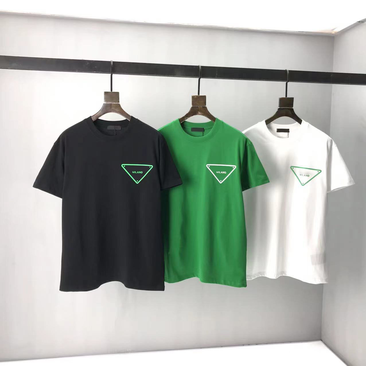 2021ss spring and summer new high grade cotton printing short sleeve round neck panel T-Shirt Size: m-l-xl--xxxl Color: black white 2szq21ds83s
2021ss spring and summer new high grade cotton printing short sleeve round neck panel T-Shirt Size: m-l-xl--xxxl Color: black white 2szq21ds83s