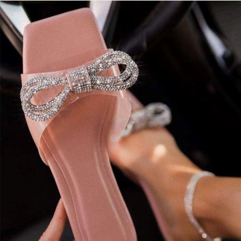 Slippers Summer Snadals Women Diamonds Bow Transparent PVC Sandals Ladies Flat Fluorescent Open Toe Fashion Female Slides, Beige
Slippers Summer Snadals Women Diamonds Bow Transparent PVC Sandals Ladies Flat Fluorescent Open Toe Fashion Female Slides, Beige