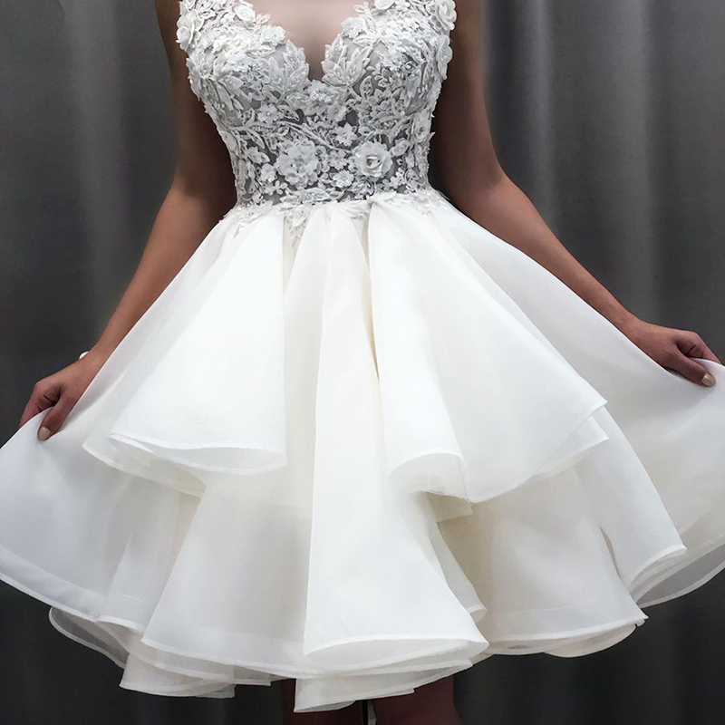 Lovely 2021 New Short Lace Sleeveless Bridal Dresses Knee Length Illusion O Neck Wedding Gowns for Bride Cut Out Back ut