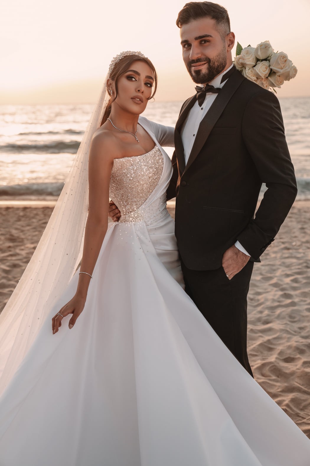 Dubai White Pearl Mermaid Wedding Dresses gown One Shoulder long sleeve light gold Sequined Bridal Gowns Detachable Train Vestido De Novia