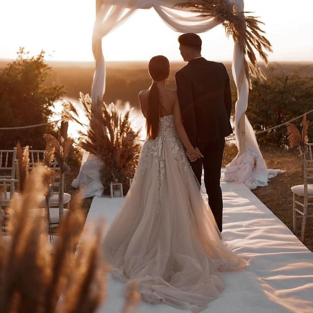 Chic Champagne Sweetheart Wedding Dress Floral Lace Appliques Country Garden Bridal Gowns Luxury High Split Tulle A Line Long Train Lace Boning Bride 