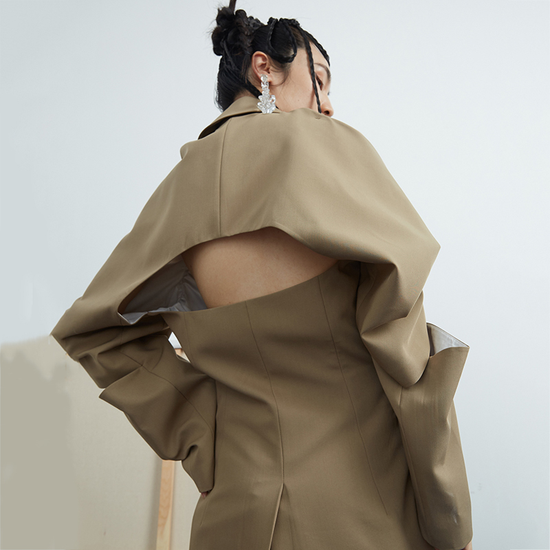 [EAM] Women Khaki Hollow Out Off Shoulder Blazer Lapel Long Sleeve Loose Fit Jacket Fashion Spring Autumn 1DD7058 21512