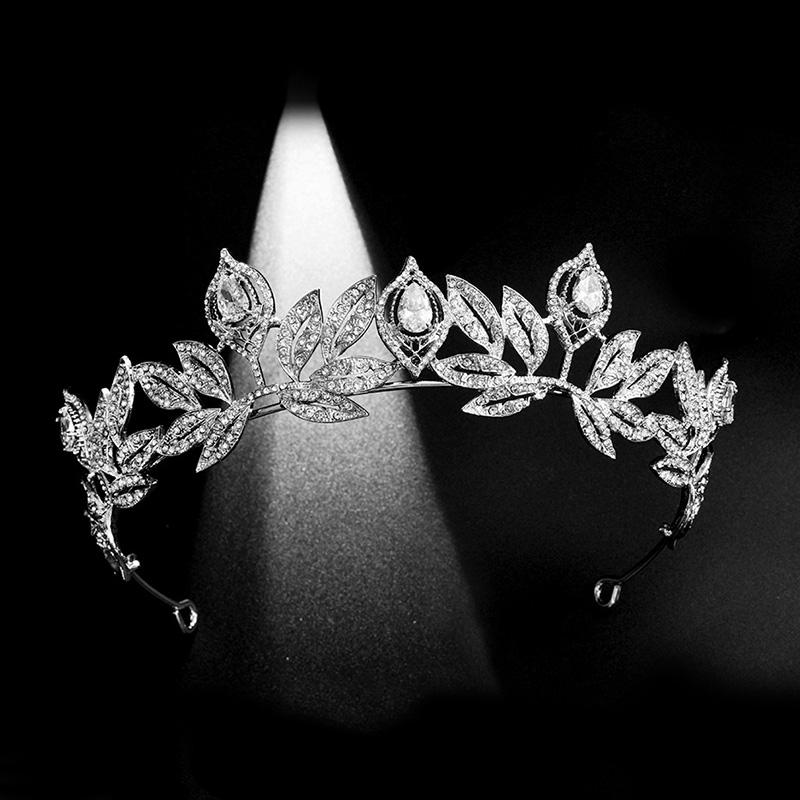 Hair Clips & Barrettes Fashion Silver Color Headband Handmade Zircon Crown Women Alloy Rhinestone Tiara Bride Wedding Jewelry Accessories VL, Golden;silver
Hair Clips & Barrettes Fashion Silver Color Headband Handmade Zircon Crown Women Alloy Rhinestone Tiara Bride Wedding Jewelry Accessories VL, Golden;silver