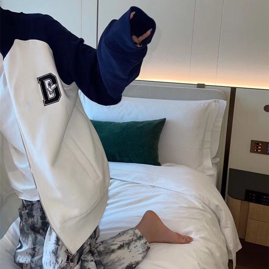 Fall winter 2021 Fashion C--D Embroidered Men's Jacket Designer High-end women's large size White long sleeve top zipper
Fall winter 2021 Fashion C--D Embroidered Men's Jacket Designer High-end women's large size White long sleeve top zipper