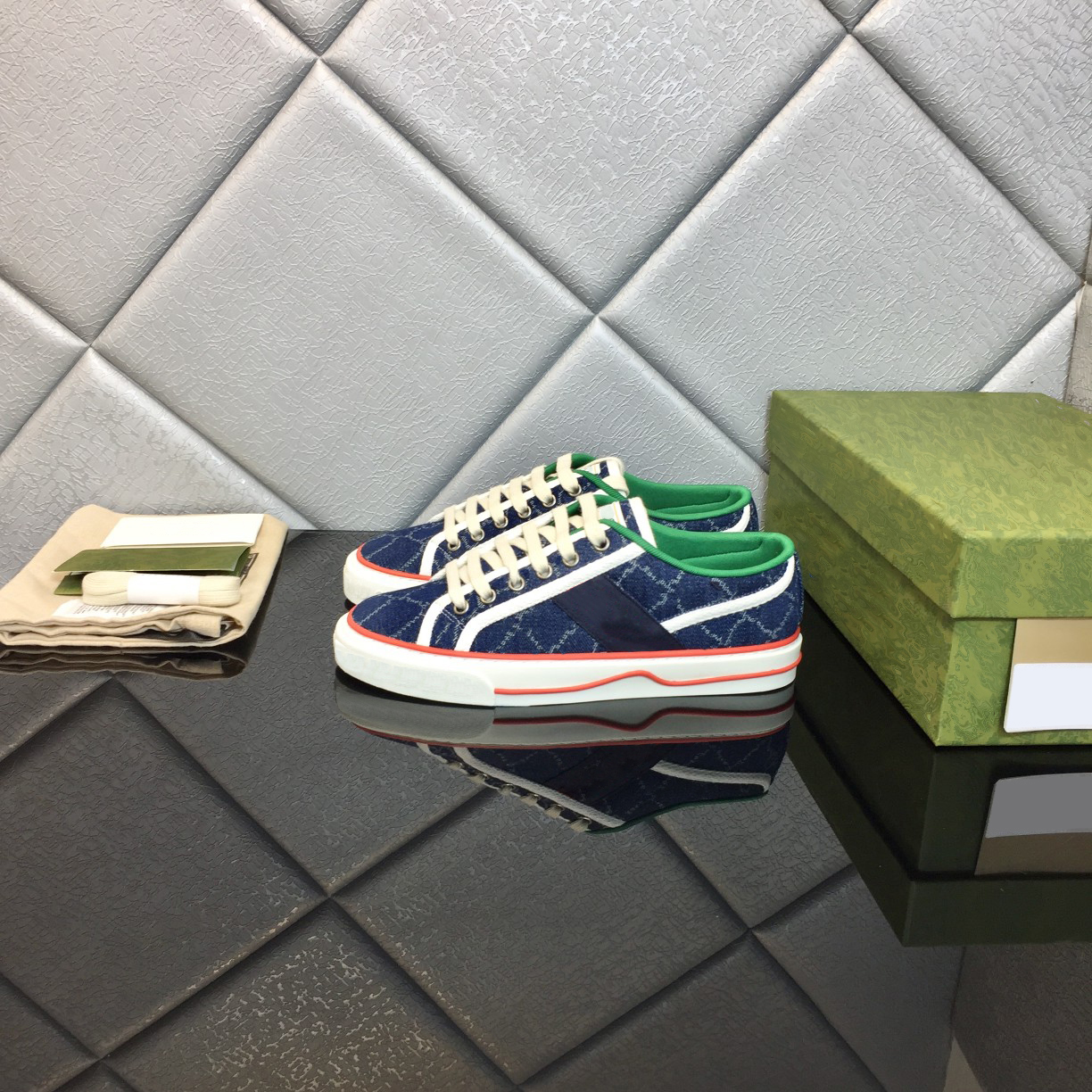 Designers Tennis 1977 sneaker canvas Luxurys Shoe Beige Blue washed jacquard denim Women Shoes Ace Rubber sole Embroidered Vintage casual Sneakers, I need look other product
Designers Tennis 1977 sneaker canvas Luxurys Shoe Beige Blue washed jacquard denim Women Shoes Ace Rubber sole Embroidered Vintage casual Sneakers, I need look other product