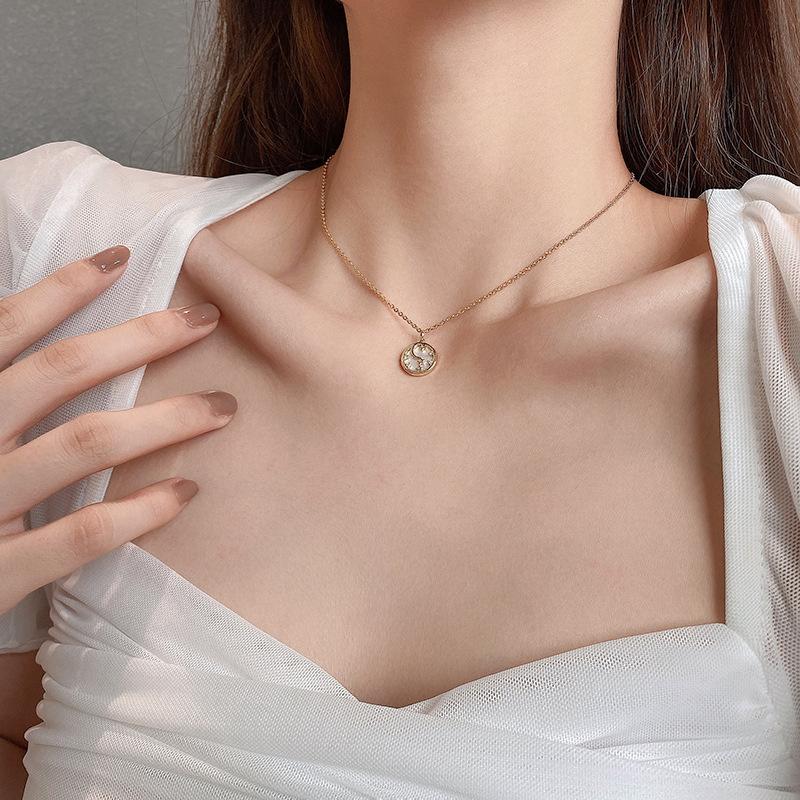 Pendant Necklaces Brand Jewelry Gift Genuine Circle Star Moon Versatile Titanium Steel Chain Mesh Neck Bridal Wedding For Girls
Pendant Necklaces Brand Jewelry Gift Genuine Circle Star Moon Versatile Titanium Steel Chain Mesh Neck Bridal Wedding For Girls