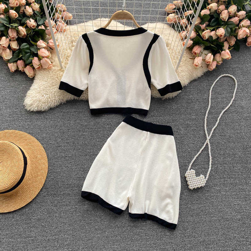 DEAT Women Knitting V-neck Short Sleeve Shorts Arrivals Two Piece Set Fashion Temperament Spring Summer 11D335 210709