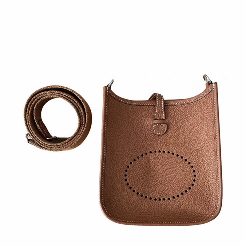 Designer crossbody shoulder bags woman tote bag wallets Letter Women's genuine leather Fashion Brand Softness luxurious bags Sacoche Handbag, Colors 6 size:24-11-24 cm
Designer crossbody shoulder bags woman tote bag wallets Letter Women's genuine leather Fashion Brand Softness luxurious bags Sacoche Handbag, Colors 6 size:24-11-24 cm