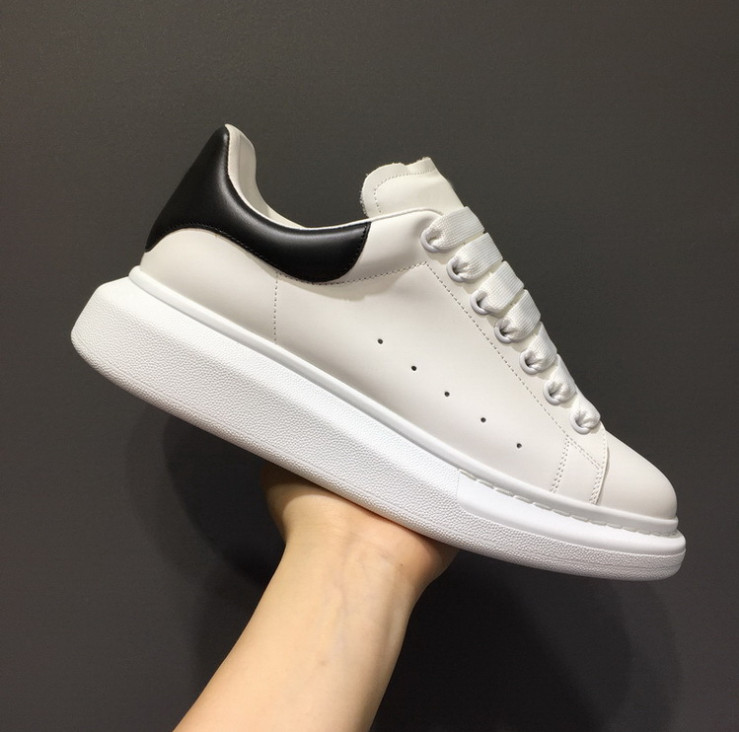 2021 High Qulaity With Box Men Women Fashion Designers Shoes White Leather Blue Belt Designer Trainers Casual Shoes
2021 High Qulaity With Box Men Women Fashion Designers Shoes White Leather Blue Belt Designer Trainers Casual Shoes