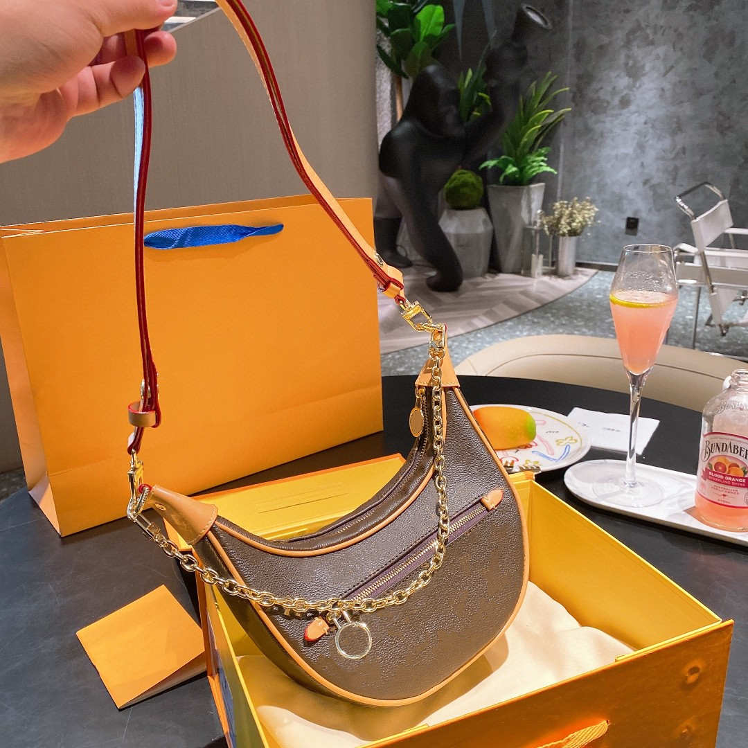 Famous ladies underarm bag double chain design fashion lady one-shoulder bags handbag backpack clutch purses coin purse letters flower patte
Famous ladies underarm bag double chain design fashion lady one-shoulder bags handbag backpack clutch purses coin purse letters flower patte
