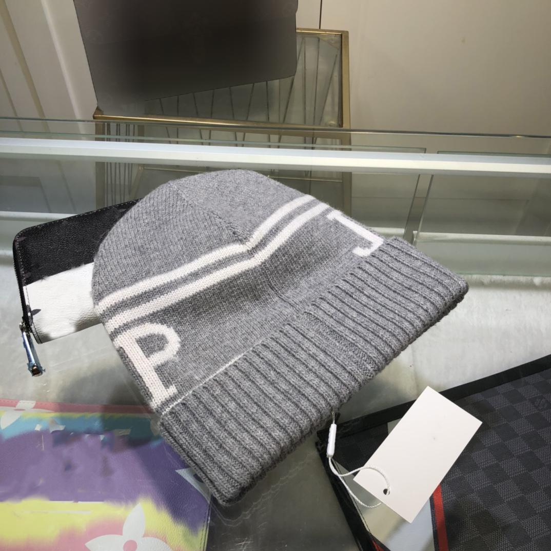 2021 Classic letter design Knitted Beanie Caps for Men Women Autumn Winter Warm Thick Wool Embroidery Cold Hat Couple Fashion Street Hats, Grey
2021 Classic letter design Knitted Beanie Caps for Men Women Autumn Winter Warm Thick Wool Embroidery Cold Hat Couple Fashion Street Hats, Grey