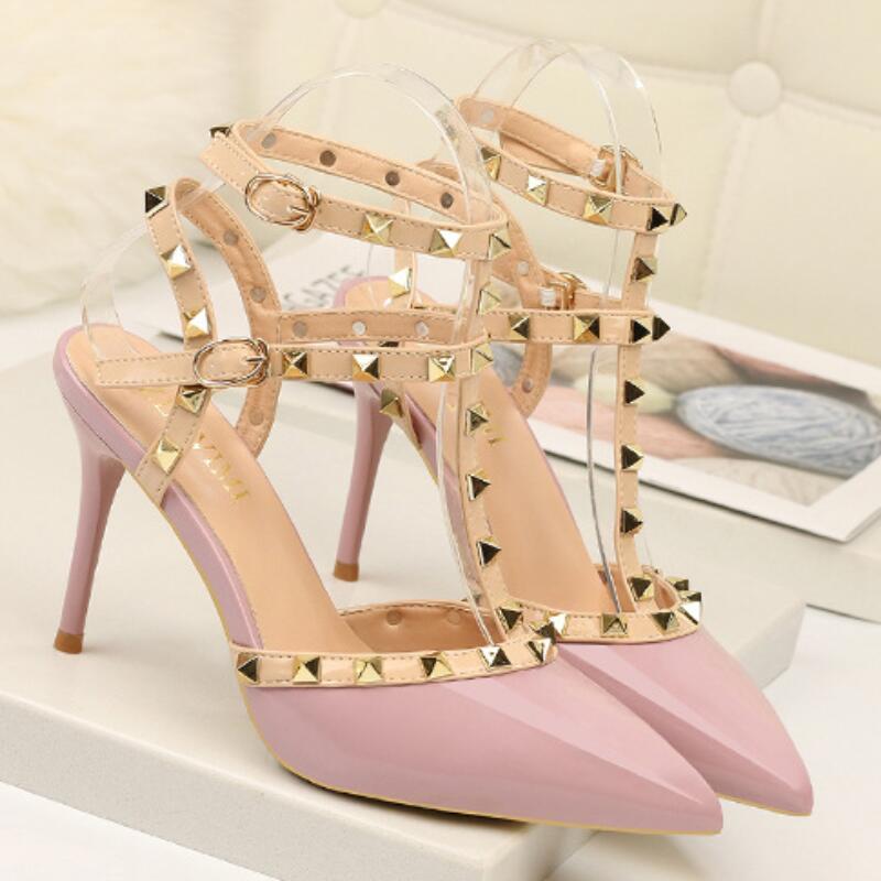 Fashion Rivets Spikes Bottom High Heels Patent PU Pointed Toe Shoes for Women Shallow Mouth, Bronze
Fashion Rivets Spikes Bottom High Heels Patent PU Pointed Toe Shoes for Women Shallow Mouth, Bronze