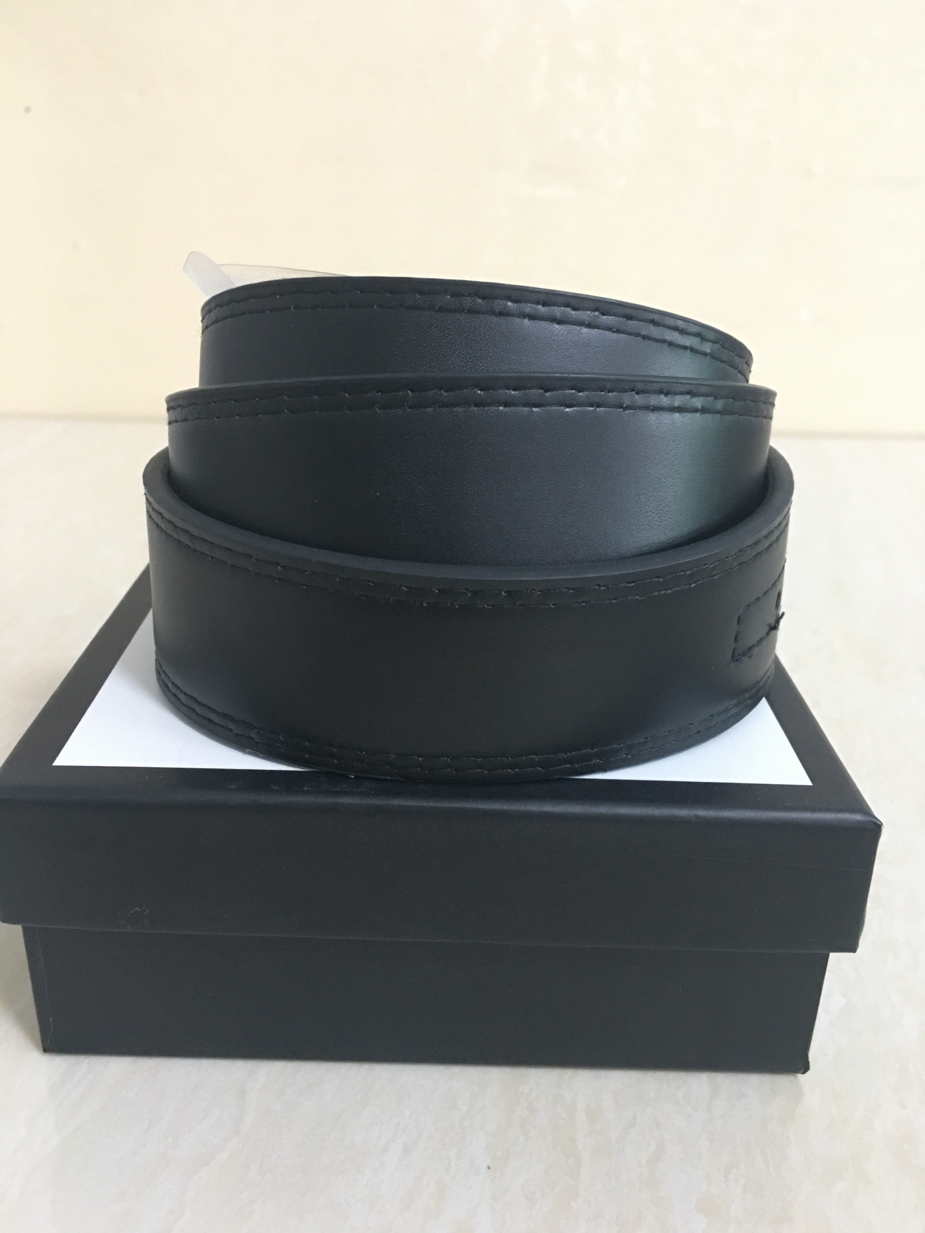2021Men Designers Belts Women Waistband Ceinture Double G Brass Buckle Genuine Leather Classical Cow hide Width 3.4cm With Box, Belt and box
2021Men Designers Belts Women Waistband Ceinture Double G Brass Buckle Genuine Leather Classical Cow hide Width 3.4cm With Box, Belt and box