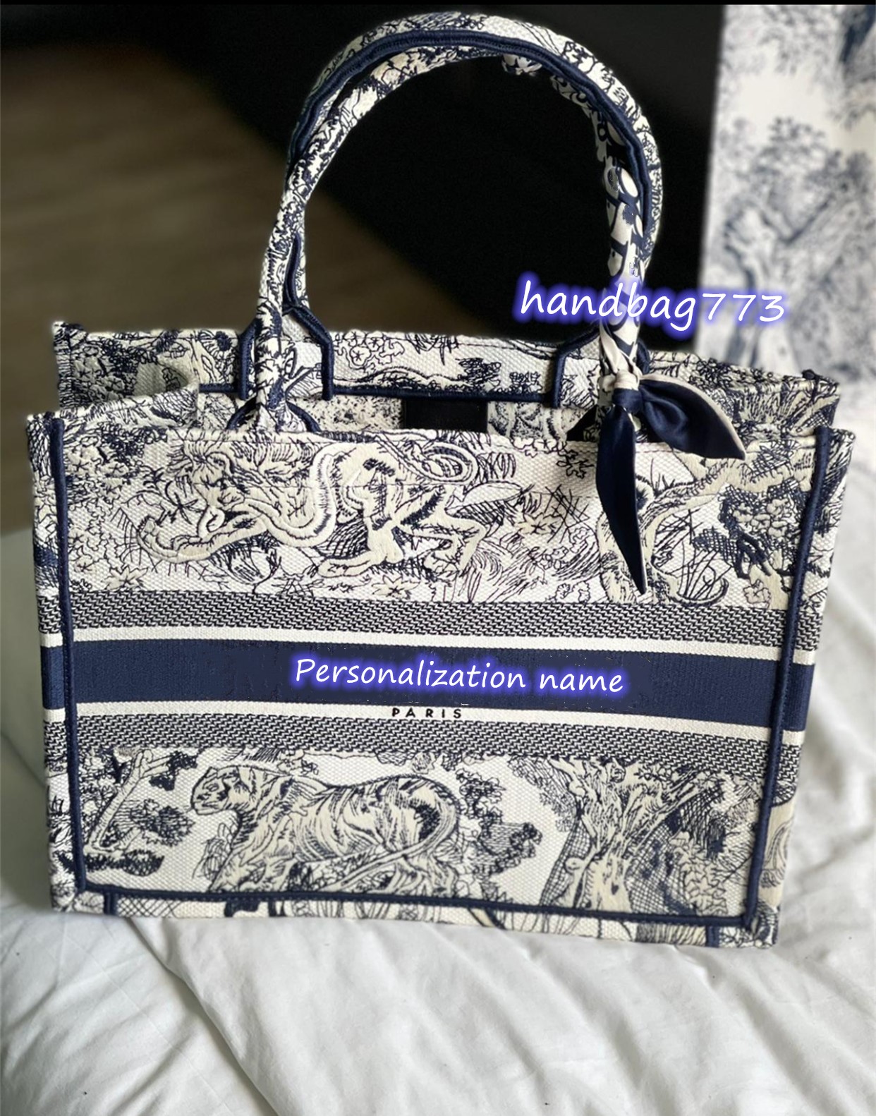 2021 embroidered tiger pattern book totes bag designer large capacity luxury big brand canvas shopping handbag Top Quality
2021 embroidered tiger pattern book totes bag designer large capacity luxury big brand canvas shopping handbag Top Quality