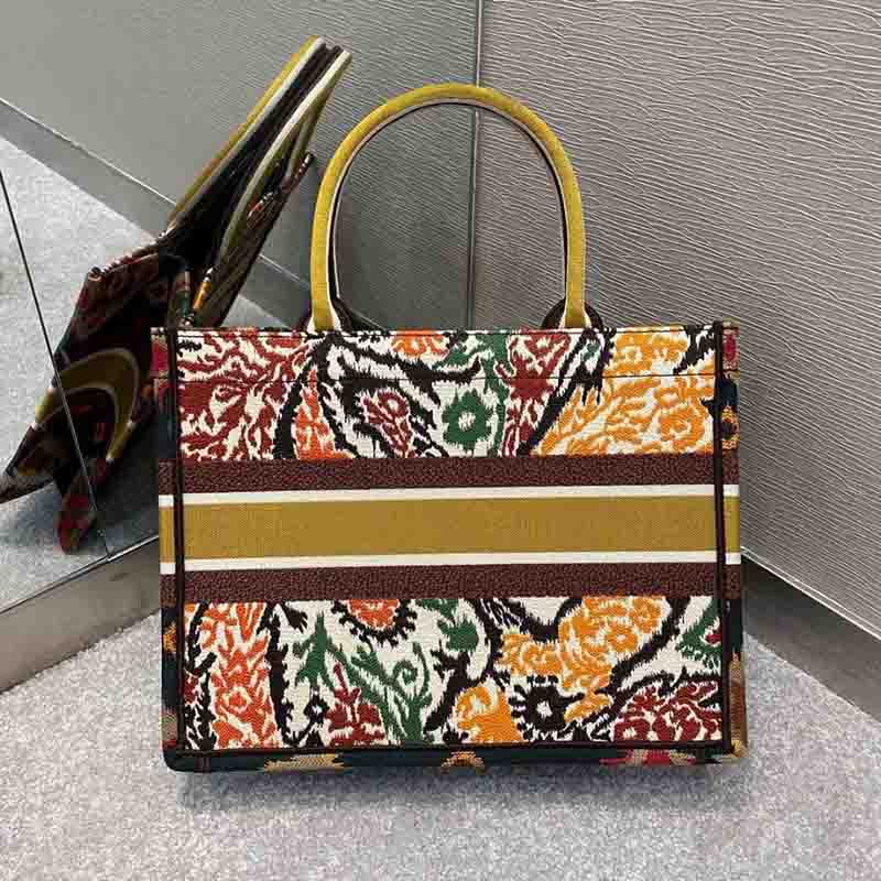 Luxurys Tote Fashion Pattern Handbag Designers Woman Shoulder Bag Retro Holiday Style Large Capacity Shopping Bags