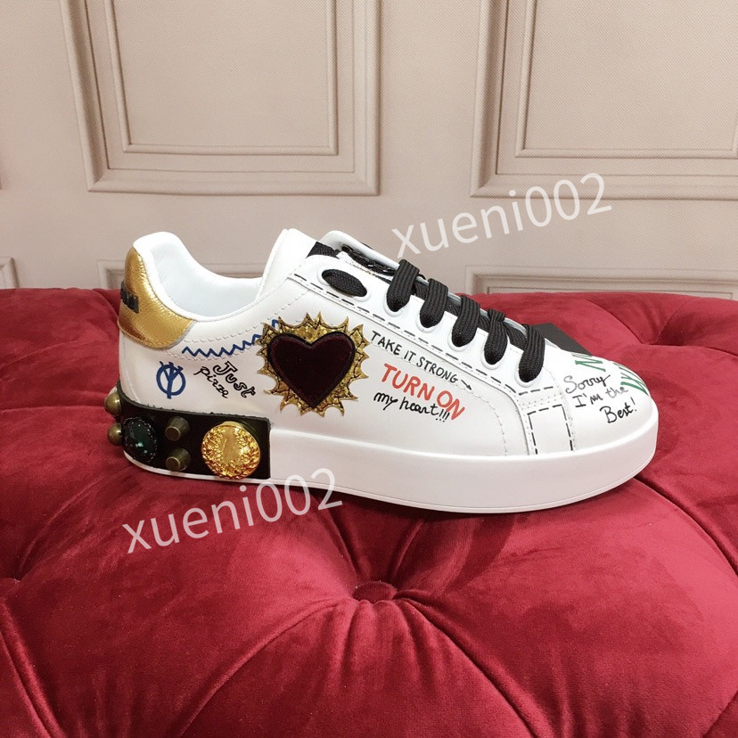 Designer Sneakers Casual Shoes boots Paris Black White Triple Red Platform shoes Fashion Trainers Slipe-on Sneaker Mens Womans Trainer hc191008, 01
Designer Sneakers Casual Shoes boots Paris Black White Triple Red Platform shoes Fashion Trainers Slipe-on Sneaker Mens Womans Trainer hc191008, 01