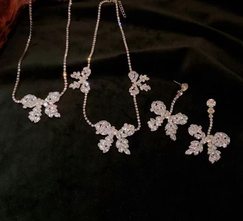 Earrings & Necklace Designer Exquisite Full Rhinestone Bow Fashion Clavicle Women, Silver
Earrings & Necklace Designer Exquisite Full Rhinestone Bow Fashion Clavicle Women, Silver
