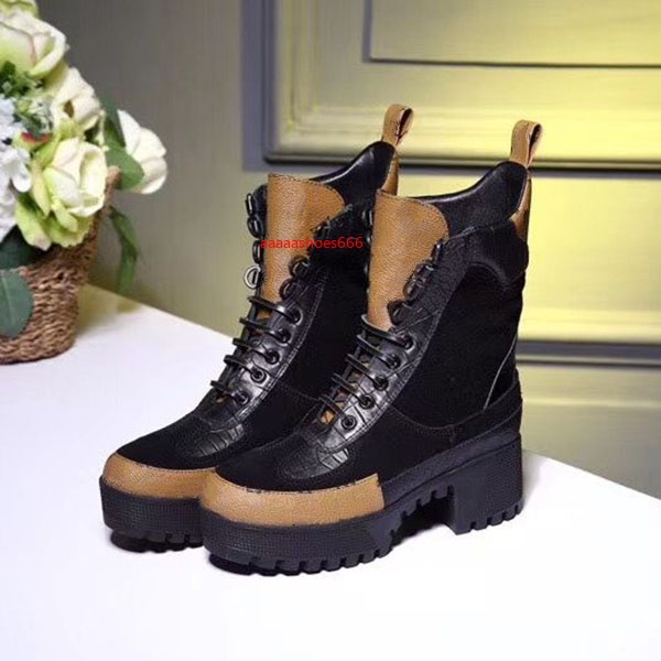 High heeled Martin boots Winter Coarse heel woman shoes designer Desert Boots 100% real leather Fashion luxury boots Large JK001, 1 no box
High heeled Martin boots Winter Coarse heel woman shoes designer Desert Boots 100% real leather Fashion luxury boots Large JK001, 1 no box