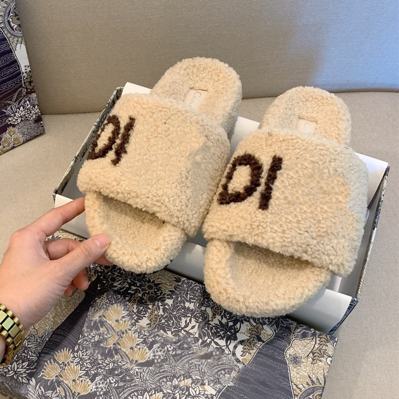 Winter Brand Plush slippers Indoor Shower Room Tricolor White khaki High quality womens slippers 35-40 Pure natural wool warm shoes 2022 new
Winter Brand Plush slippers Indoor Shower Room Tricolor White khaki High quality womens slippers 35-40 Pure natural wool warm shoes 2022 new