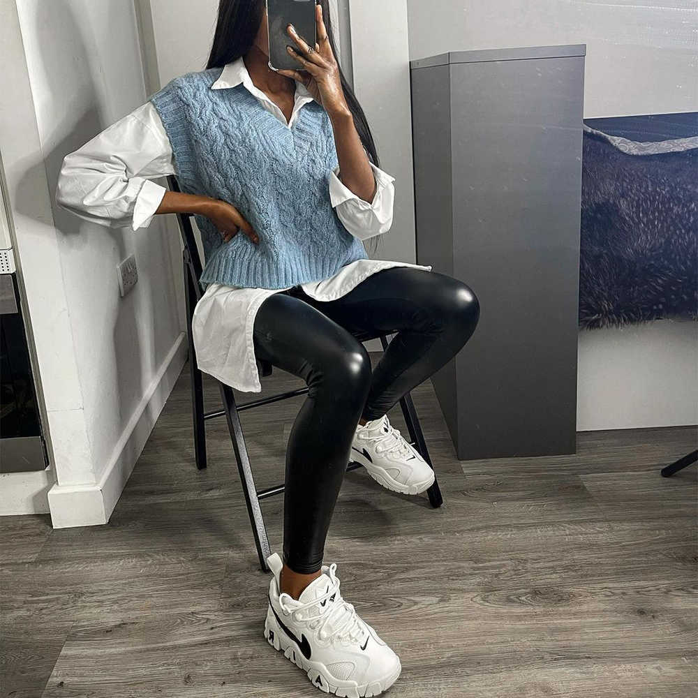 Women Cable-Knit Sweater Vest V-Neck Warm Woman Knitted Sweaters Casual Fashion Vintage Pullover Tops 210709, Blue
Women Cable-Knit Sweater Vest V-Neck Warm Woman Knitted Sweaters Casual Fashion Vintage Pullover Tops 210709, Blue