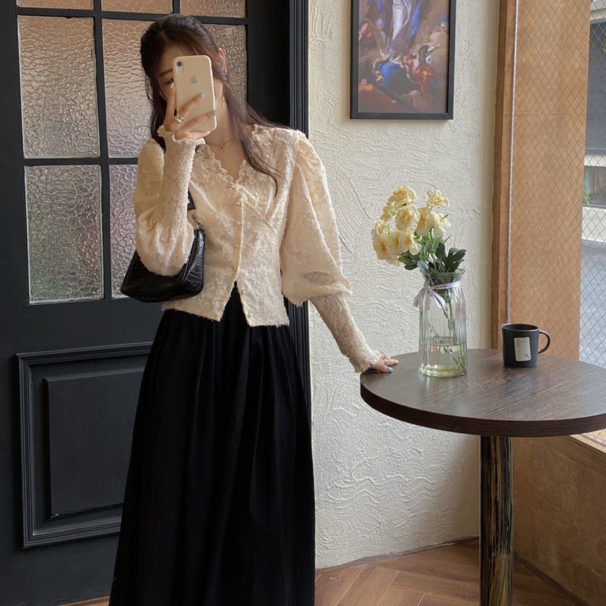 Puffer Sleeve V-Neck Flower Lace Patchwork Shirt Female Vintage Blouse and Tops Women Korean Style Button White Top Spring 210521