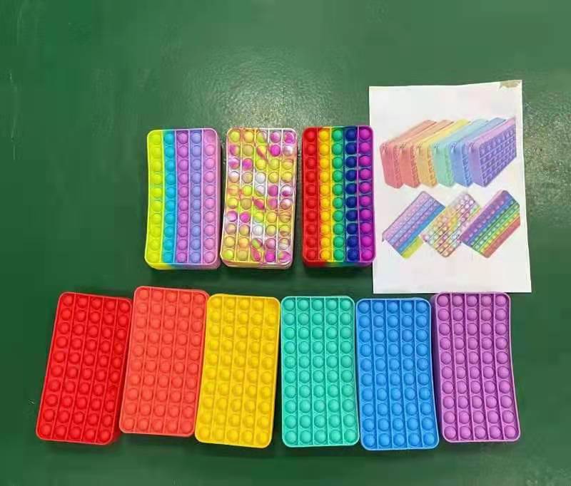 2021 Silicone Rainbow Push It Bubble Pencil Bag Case Fidget Toys Simple Dimple Bubble Finger Toys Decompression Relief Interactive School
2021 Silicone Rainbow Push It Bubble Pencil Bag Case Fidget Toys Simple Dimple Bubble Finger Toys Decompression Relief Interactive School