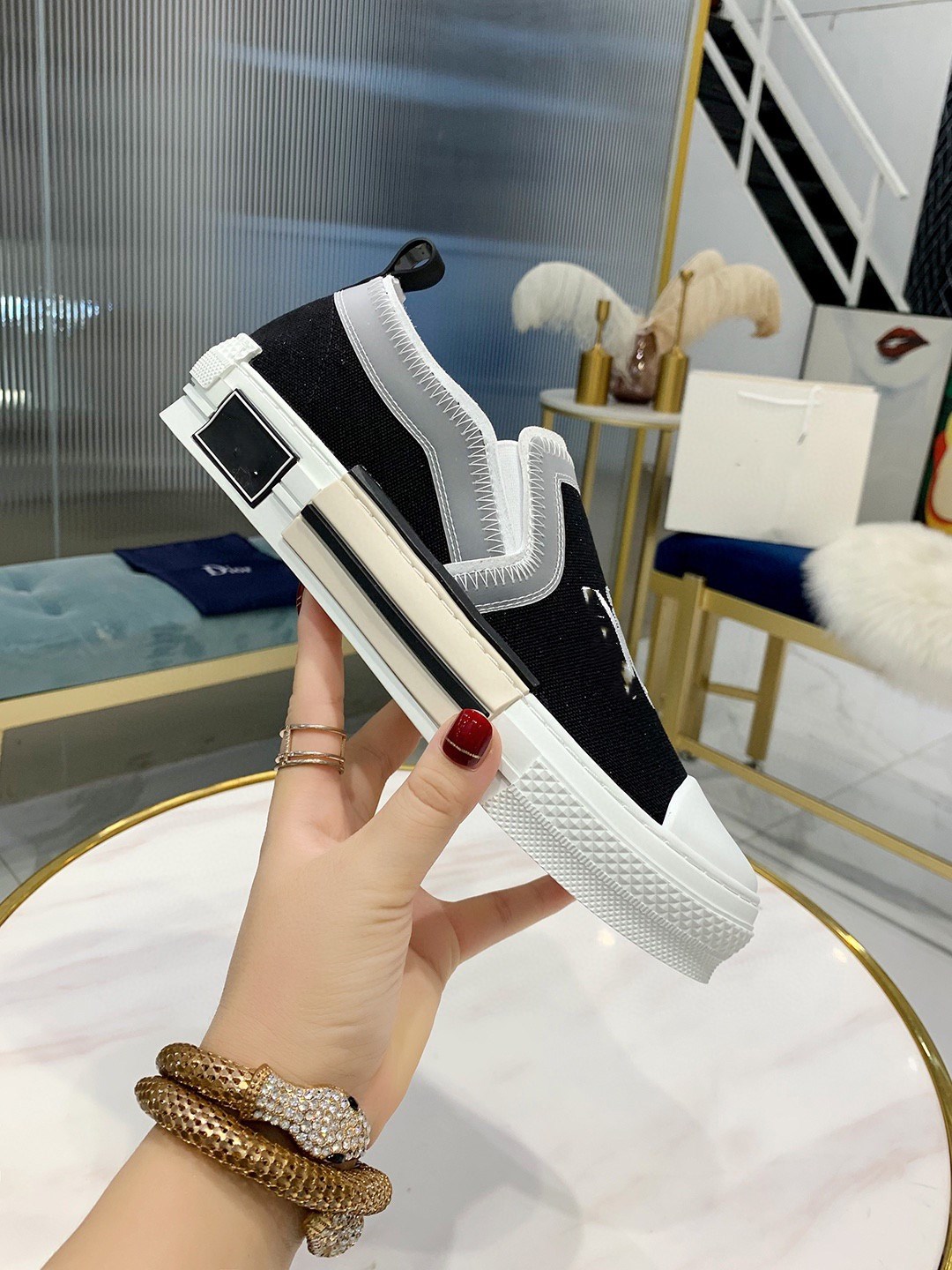 2021 classic high quality 1.1 AND SHAWN Casual Shoes technical floral boys L ladies low-top canvas sandals loafers, Black
2021 classic high quality 1.1 AND SHAWN Casual Shoes technical floral boys L ladies low-top canvas sandals loafers, Black