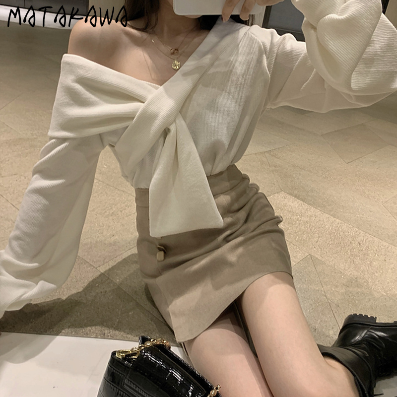 MATAKAWA Korean V-neck Women's Sweater Spring Japanese Fashion Pullover Long Lantern Sleeve Woman Sweaters Top 210513