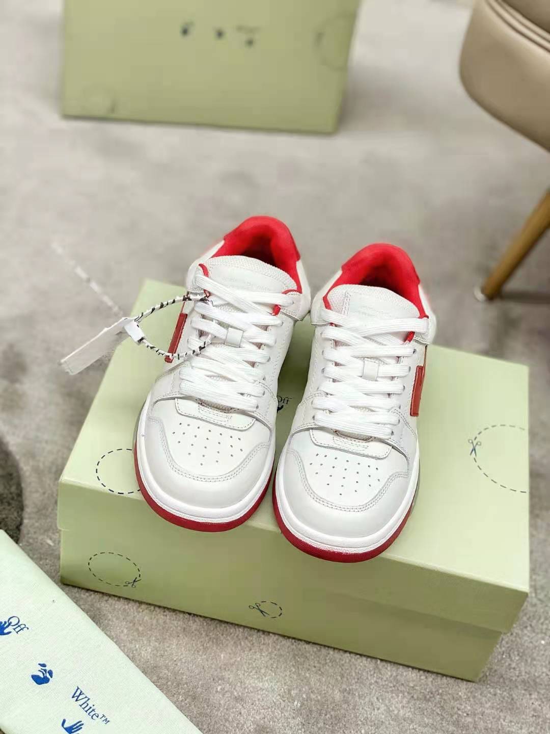 Out of Office Leather Sneakers Women Men 2021 Spring for Walking Running Shoes Arrows White Brand Designer Casual 210819, Black
Out of Office Leather Sneakers Women Men 2021 Spring for Walking Running Shoes Arrows White Brand Designer Casual 210819, Black