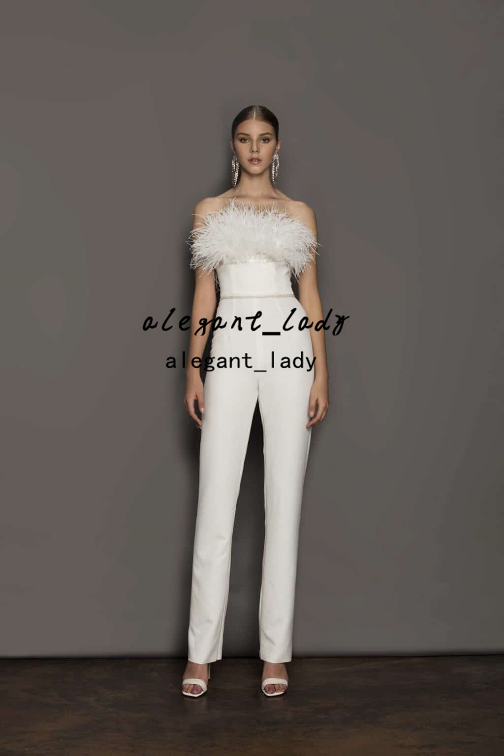 Feather backless beach Wedding Jumpsuit Strapless Satin Bridal Pants Suit Boho Bridal Gowns Sweep Train Vestidos De Novia